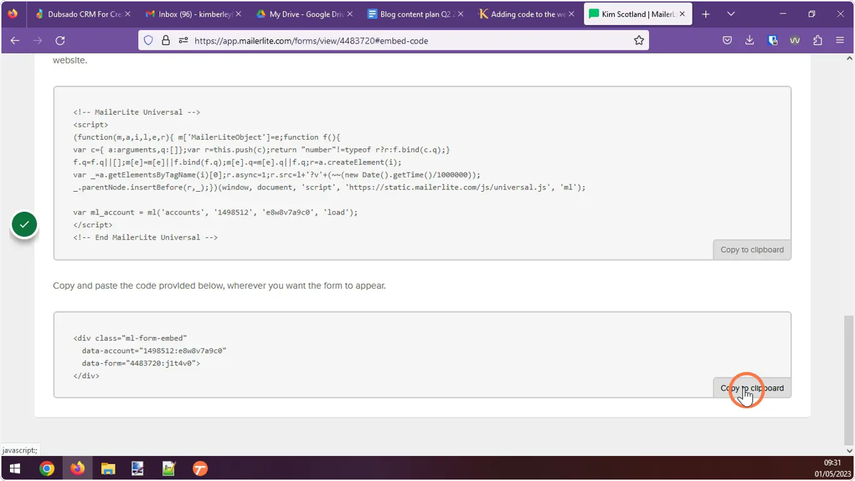 The user clicking the copy to clipboard button for the form code in MailerLite.