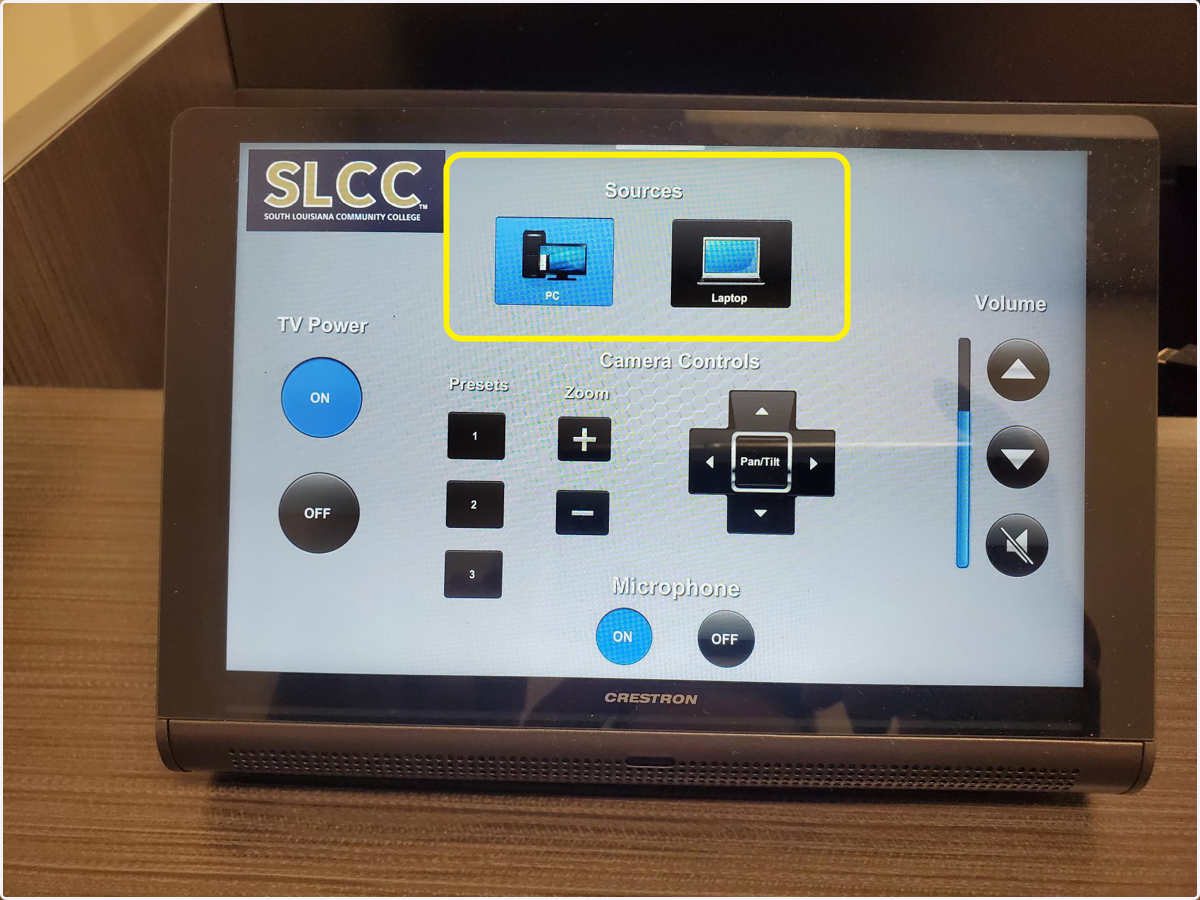 There are two choices for display sources. PC or Laptop.