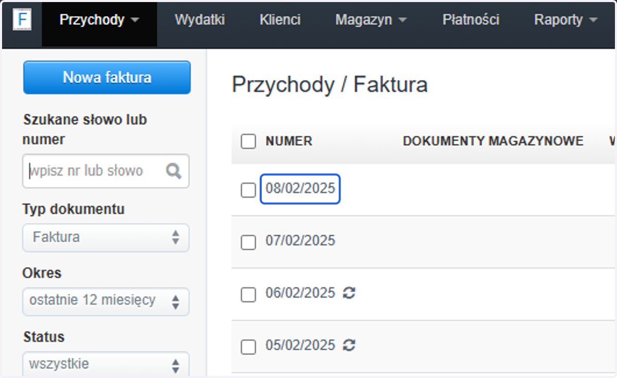 Kliknij numer faktury na liście, by przejść do jej podglądu. Działanie kodu weryfikujemy na tym samym dokumencie, na którym sprawdzaliśmy domyślne położenie dodatkowej pieczęci. Faktura wystawiona jest w szablonie defalut.