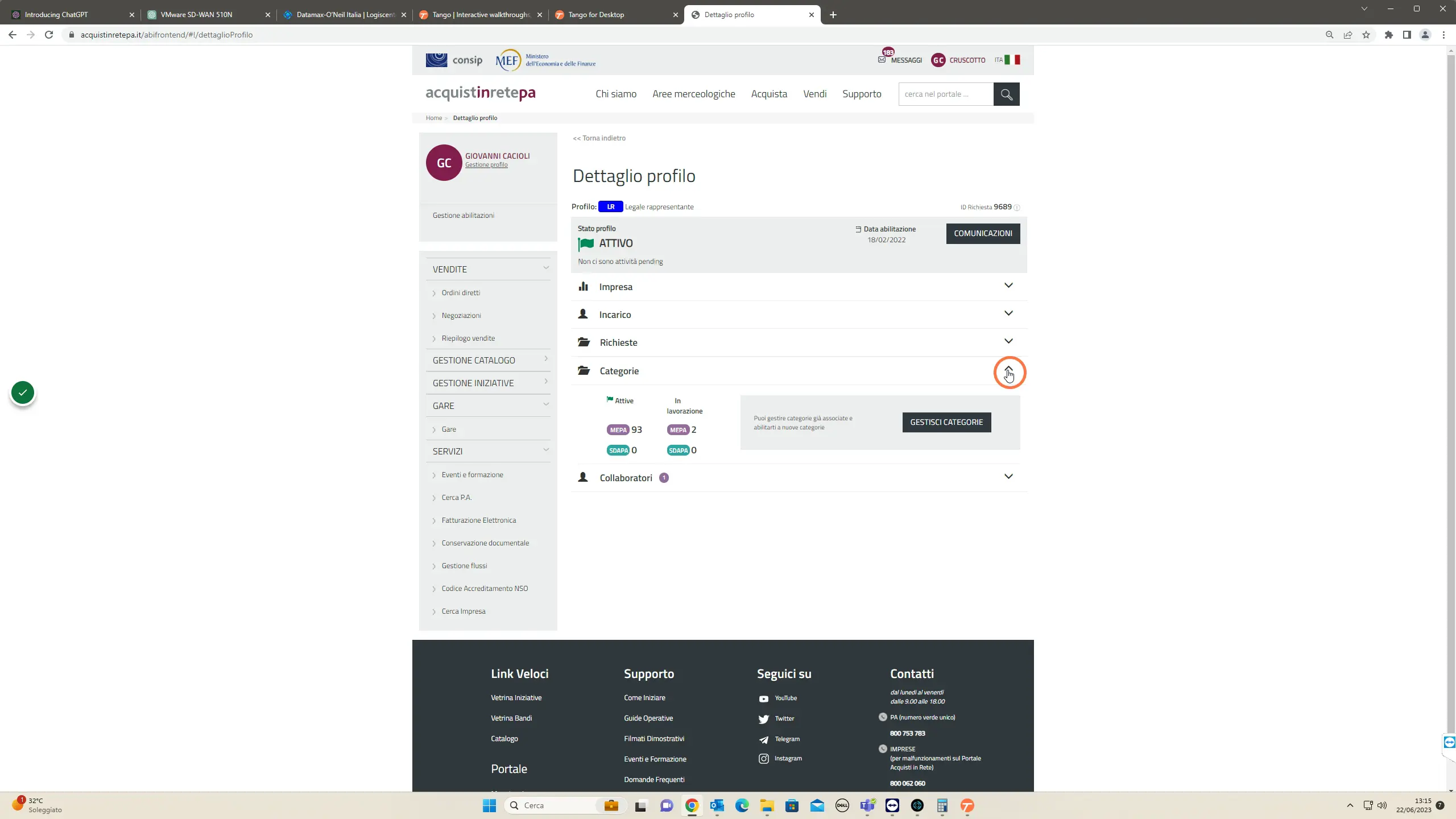 Fare click sulla sezione "Categorie" per aprire il sub menù.