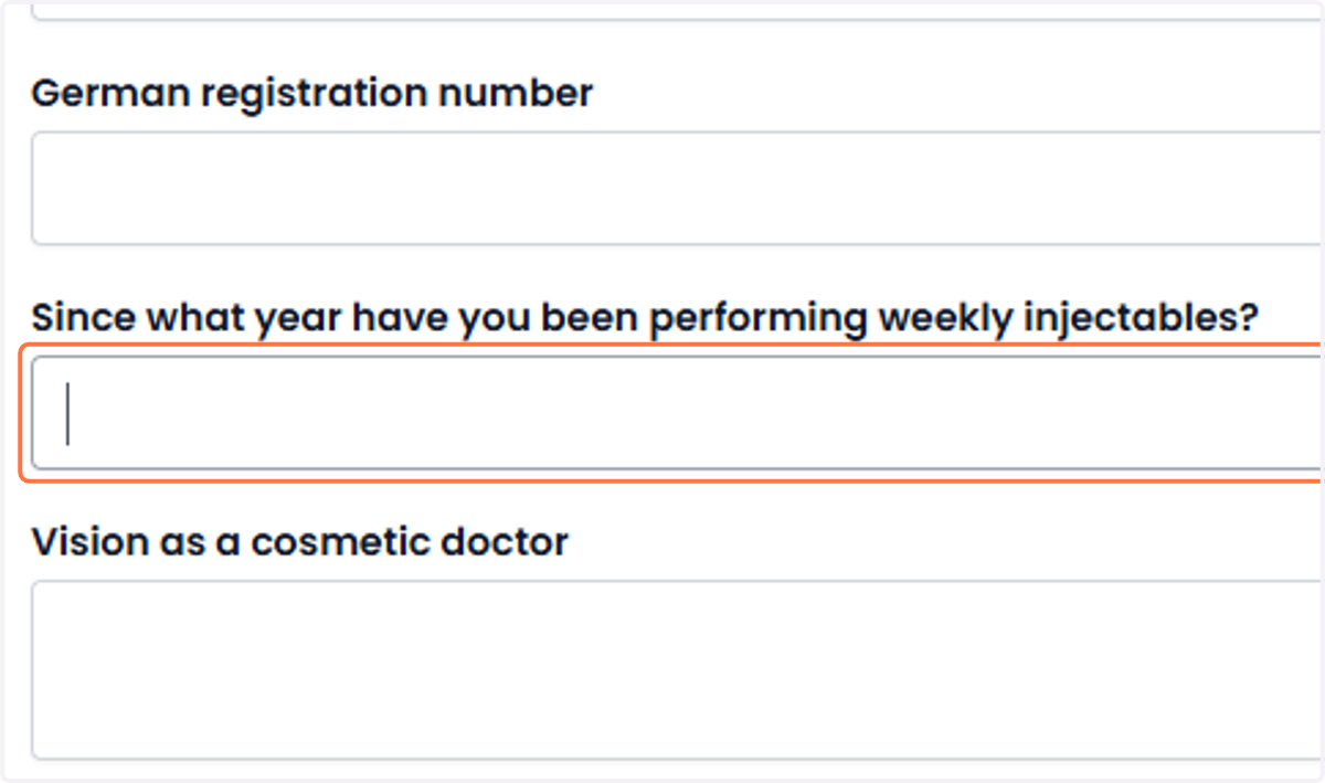 Go to the field with the title 'Since which year have you been administering injections weekly?' and select the correct starting year. Ga naar het veld met de titel 'Sinds welk jaar voer je wekelijks injecties uit?' en kies het juiste beginjaar.