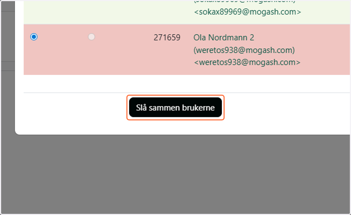 Klikk Slå sammen brukerne