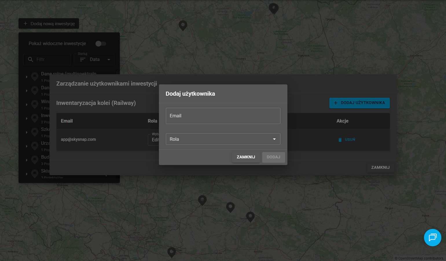 Po wybraniu przycisku "Dodaj użytkownika" otwiera nam się okno, gdzie możemy wprowadzić email'a użytkownika oraz przydzielić mu rolę.
