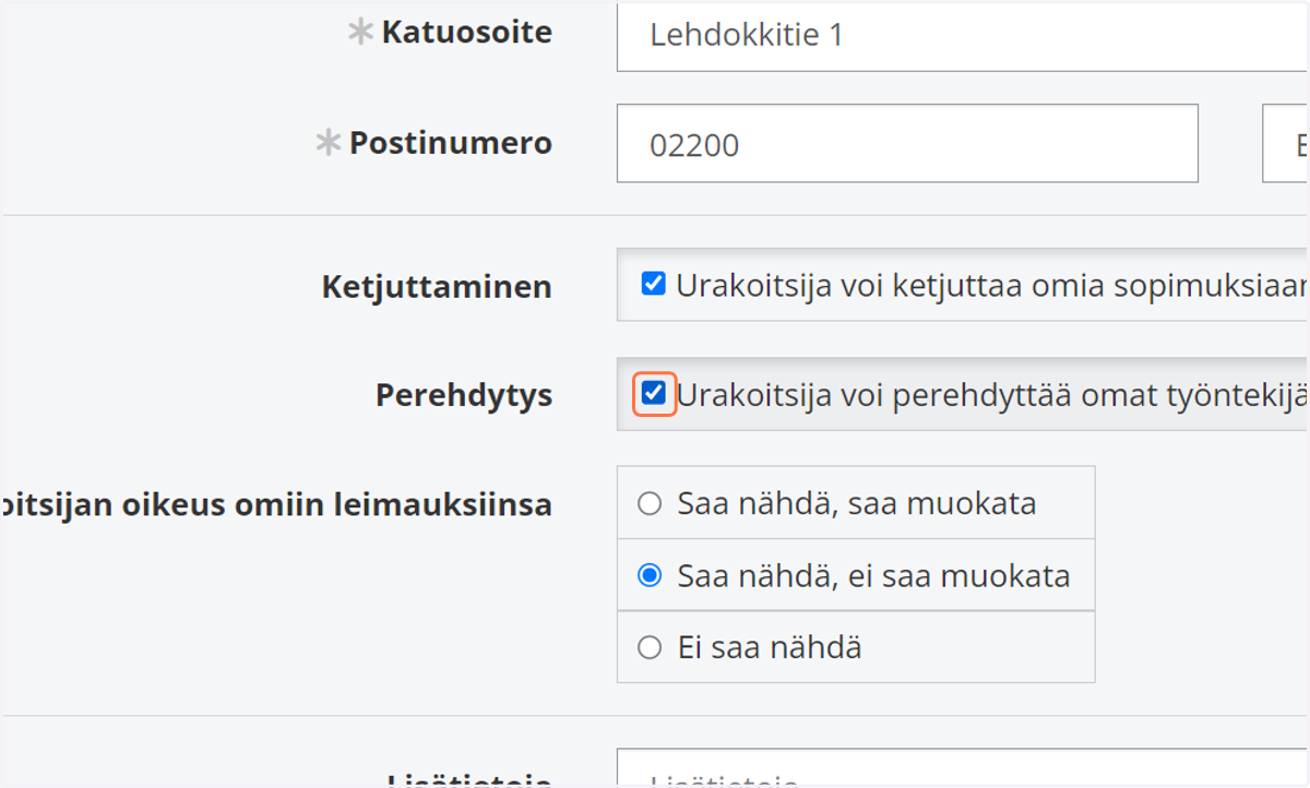 Valitse saako urakoitsija perehdyttää omat työntekijänsä ja nähdä tai muokata omien työntekijöidensä leimauksia