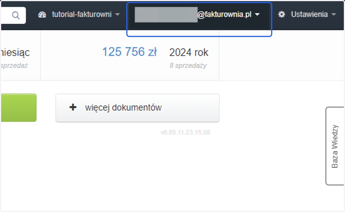 Kliknij w adres mailowy/nazwę użytkownika obok opcji Ustawienia w prawym górnym rogu.