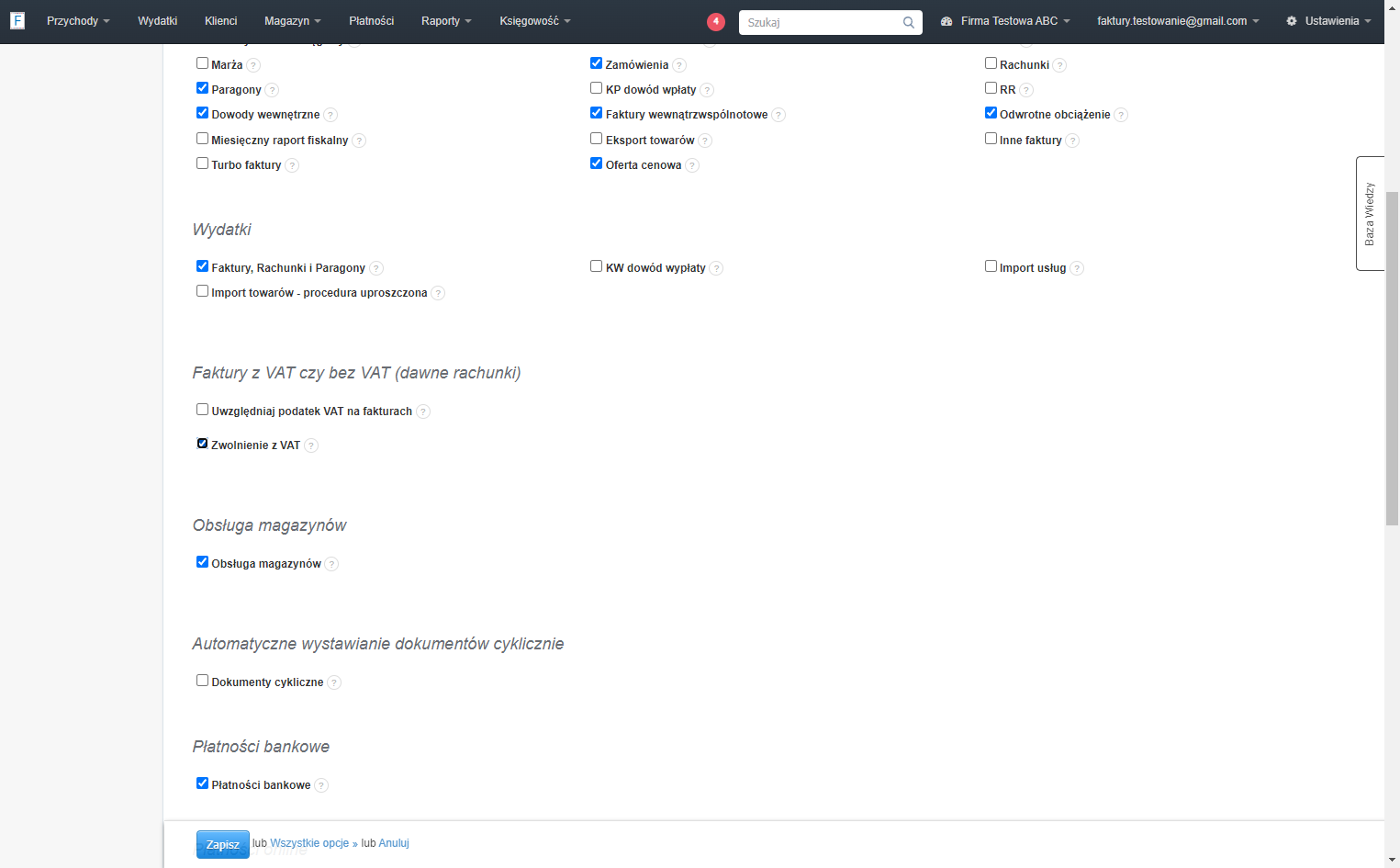 Jeśli jesteś zwolniony z VAT zaznacz checkbox przy opcji 'Zwolnienie z VAT'. Dzięki temu na formularzu tworzenia dokumentu system automatycznie zaznaczy opcję dotyczącą zwolnienia z VAT oraz wyświetli pole do wyboru podstawy zwolnienia.