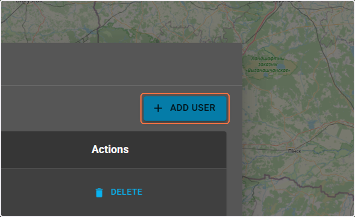 The management window contains a list of users and their roles in the site, as well as options for editing and adding users.