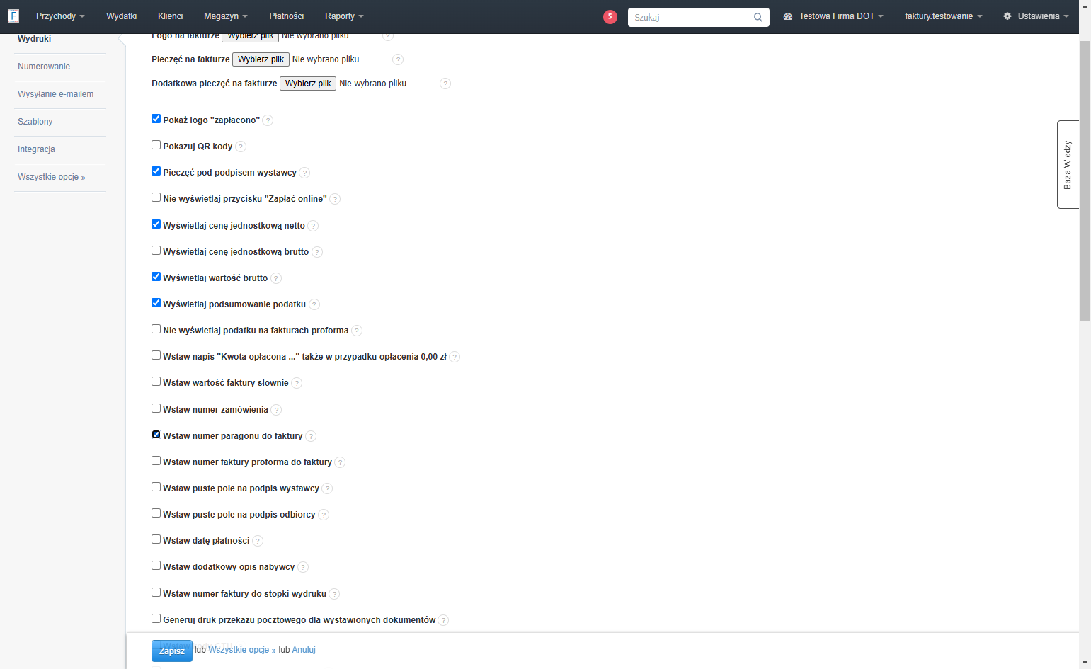 Zaznacz checkbox przy opcji 'Wstaw numer paragonu do faktury'.
