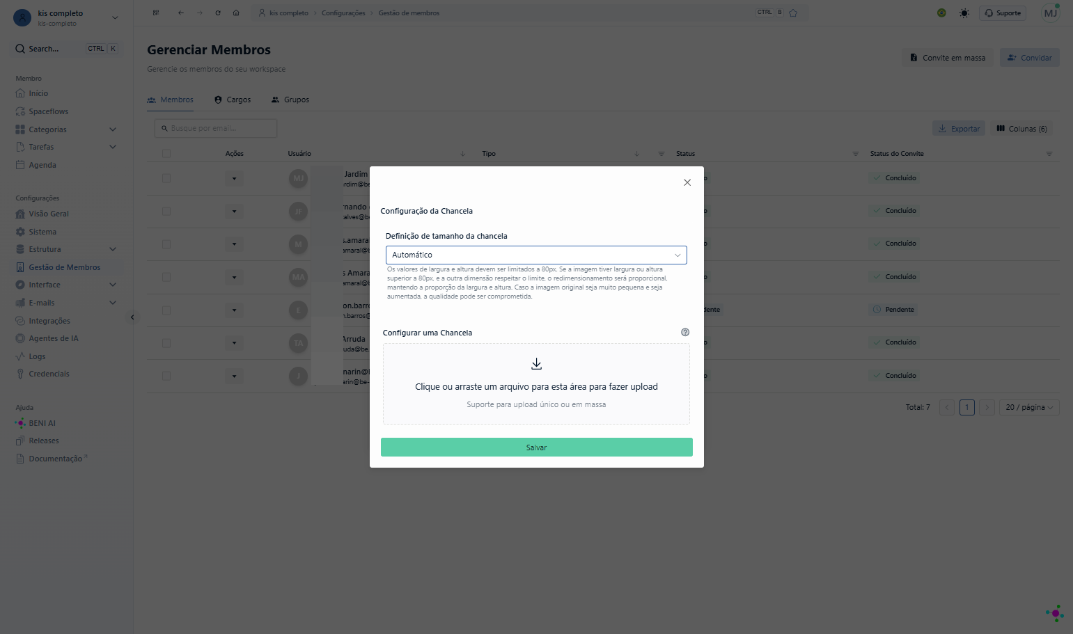 A. O primeiro campo de configuração serve para selecionar o método de definição do tamanho da chancela B. Por padrão, o modo Automático é selecionado
