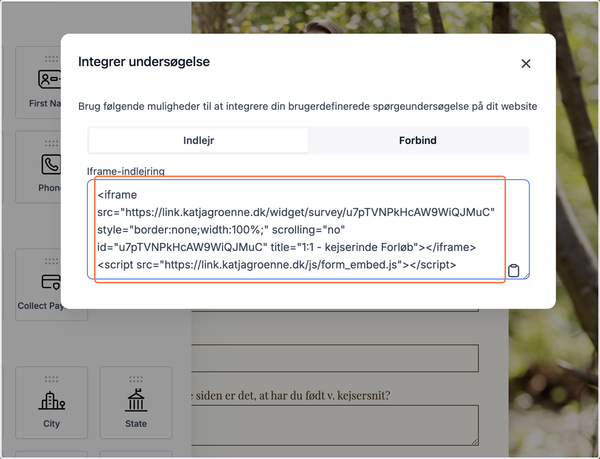Hvis du ønsker at integrere den på en landingpage, så kopier koden under fanen Embed/Indlejr og indsæt denne direkte på din landingpage.